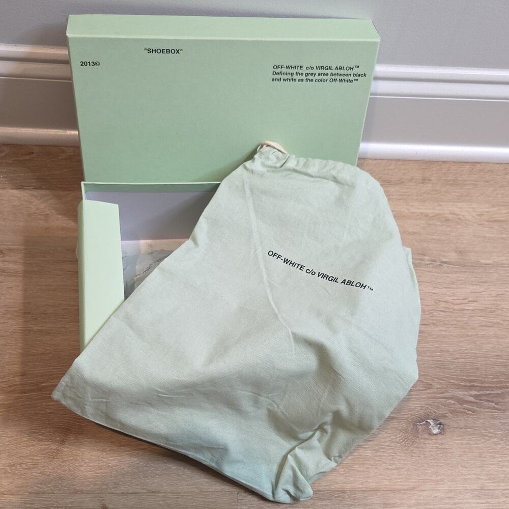 Off-White Vulcanized Low Gift Box Light Green Cardboard Rectangle with Dust Bag